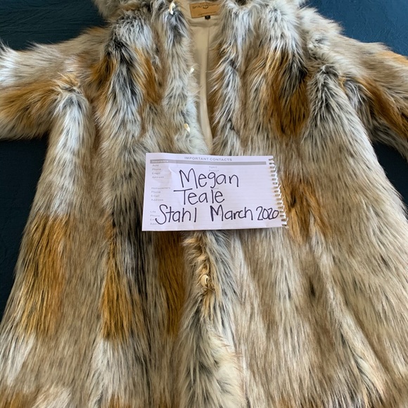 Arctic Wolf Spirithoods Coat 🐺 - Picture 7 of 8